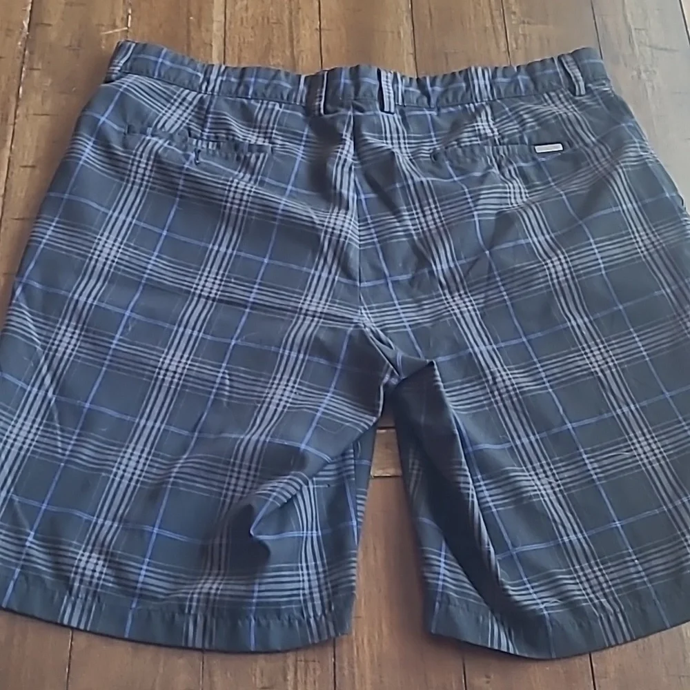 Greg Norman for Tasso Ella Blue Plaid Golf Shorts size 40 - Picture 3 of 5